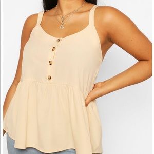 NWT Boohoo button front Top